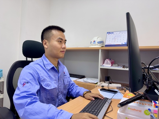 【新春走基層】春節(jié)堅守，點亮異國的奉獻之光