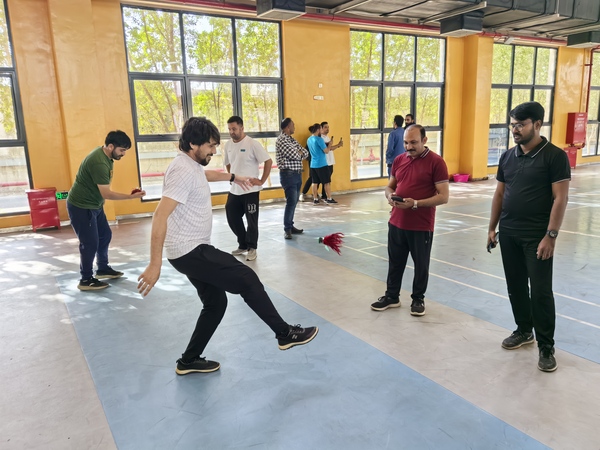 【新春走基層】熱熱鬧鬧過大年，海外堅(jiān)守迎新春