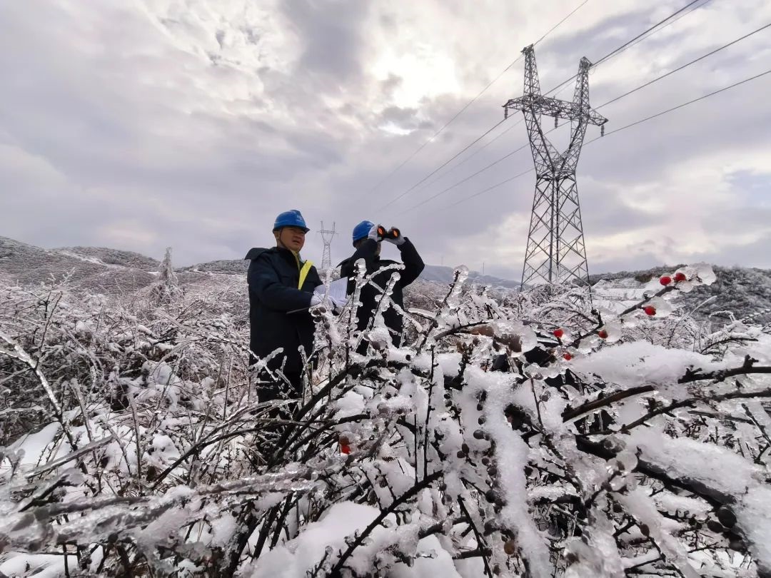 南方電網(wǎng)科技抗冰 讓冰雪“看得見、除得掉、防得住”
