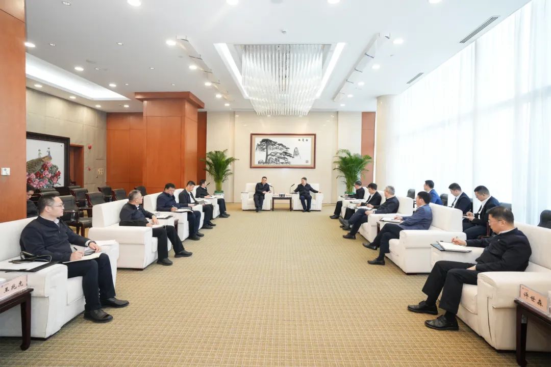 華能集團董事長溫樞剛、總經(jīng)理張文峰會見哈電集團董事長曹志安、總經(jīng)理黃偉