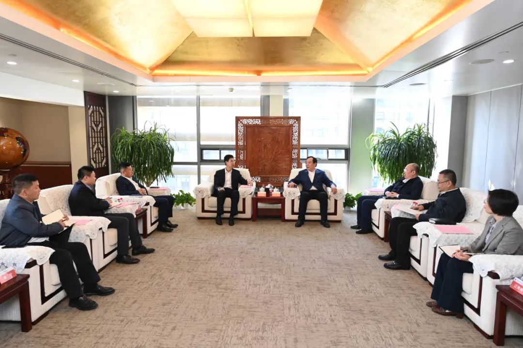 大唐國(guó)際黨委書記、董事長(zhǎng)李凱會(huì)見中建五局黨委書記、董事長(zhǎng)田衛(wèi)國(guó)